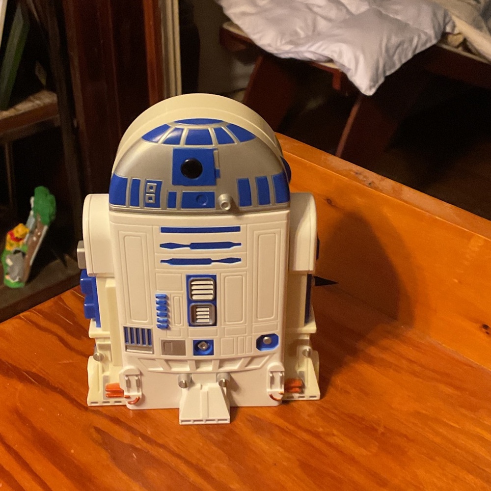 Cassette Player Blue and White R2-D2 Figure